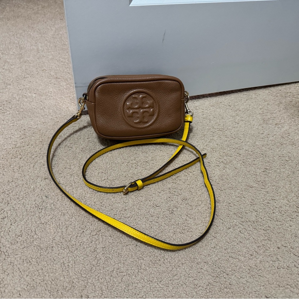 Tory Burch Brown Pebbled Leather Camera Bag– Excellent Condition